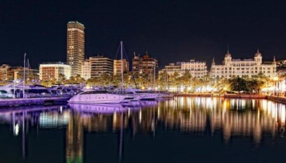 Centrum F Alicante Eksteriør bilde