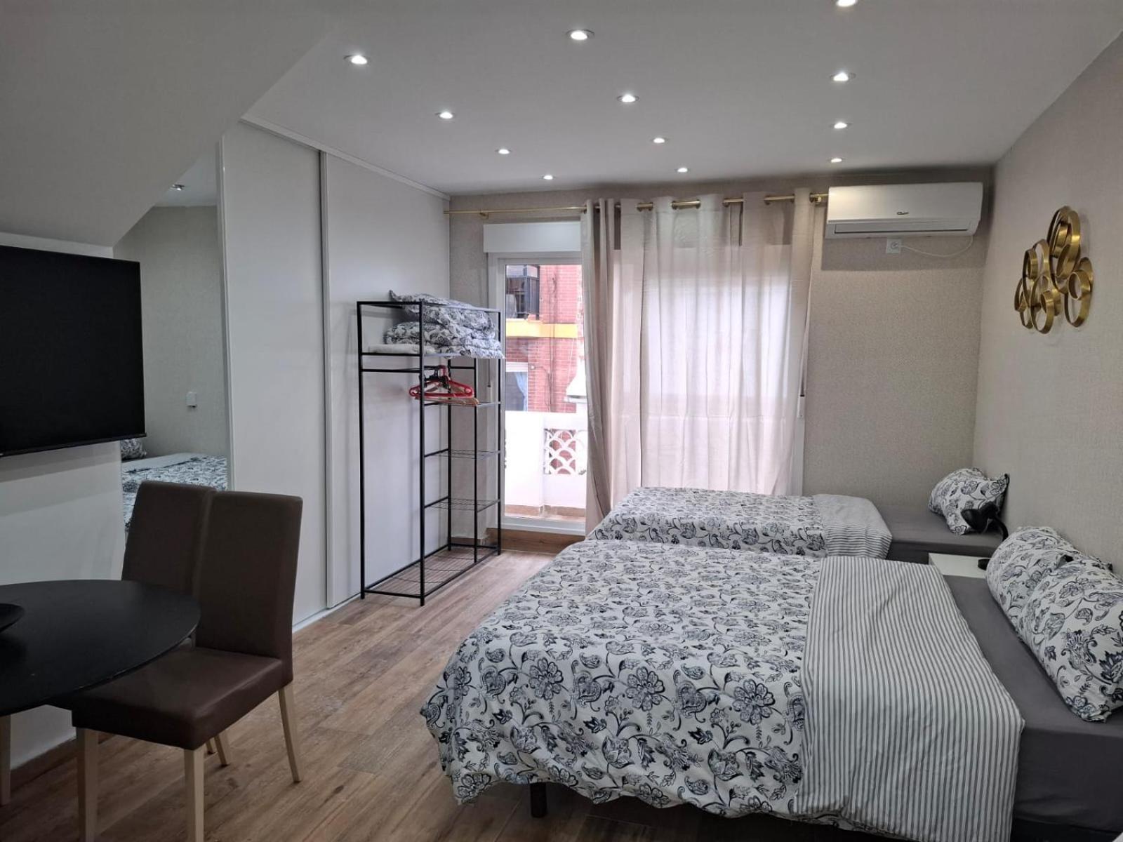 Centrum F Alicante Rom bilde