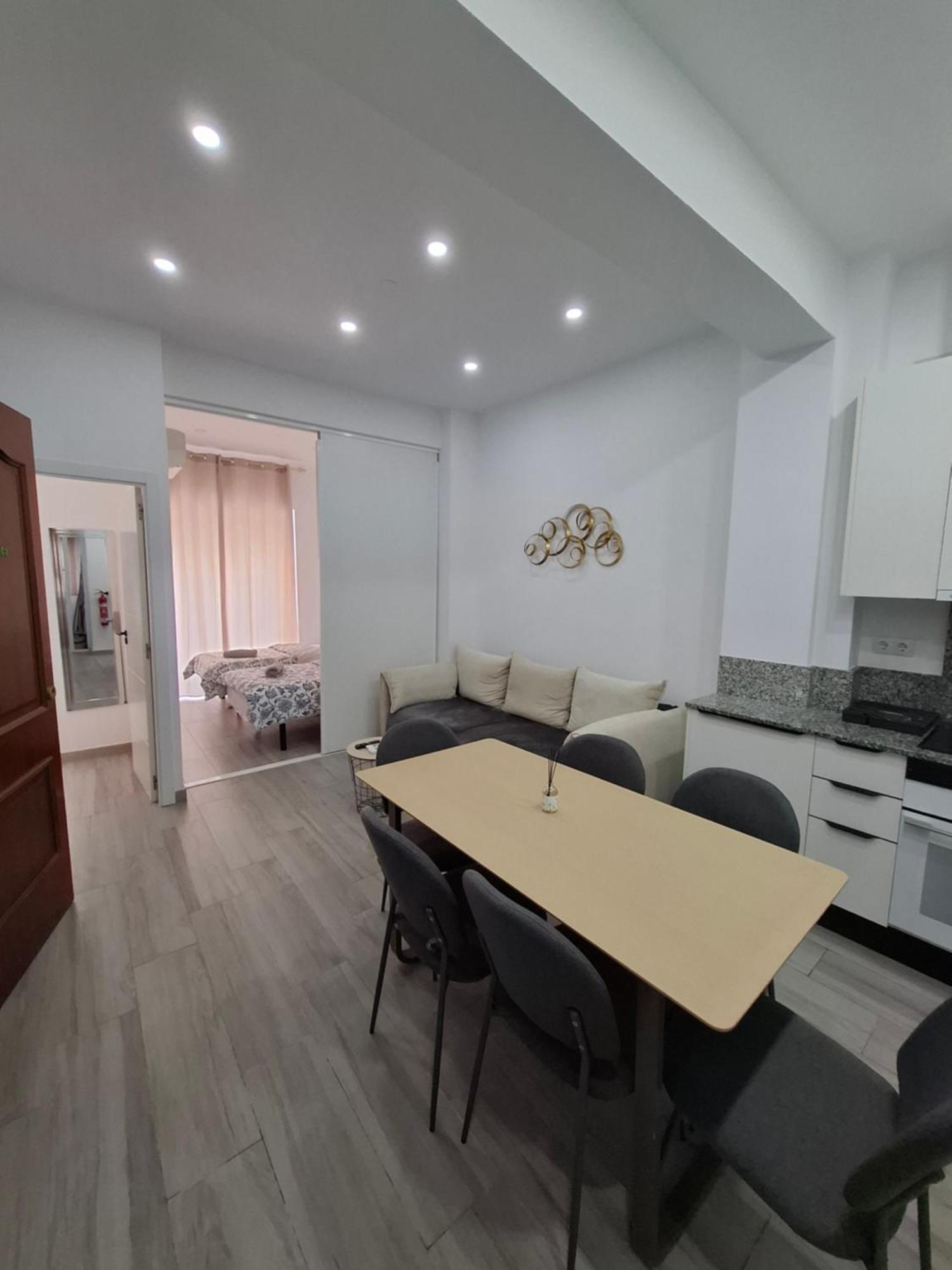 Centrum F Alicante Rom bilde